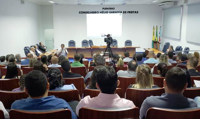 Novos administradores participam de seminário sobre gestão pública no Tribunal de Contas