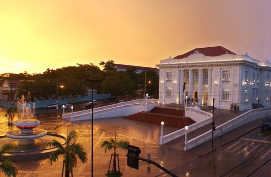 Governo decreta ponto facultativo na sexta-feira, 21