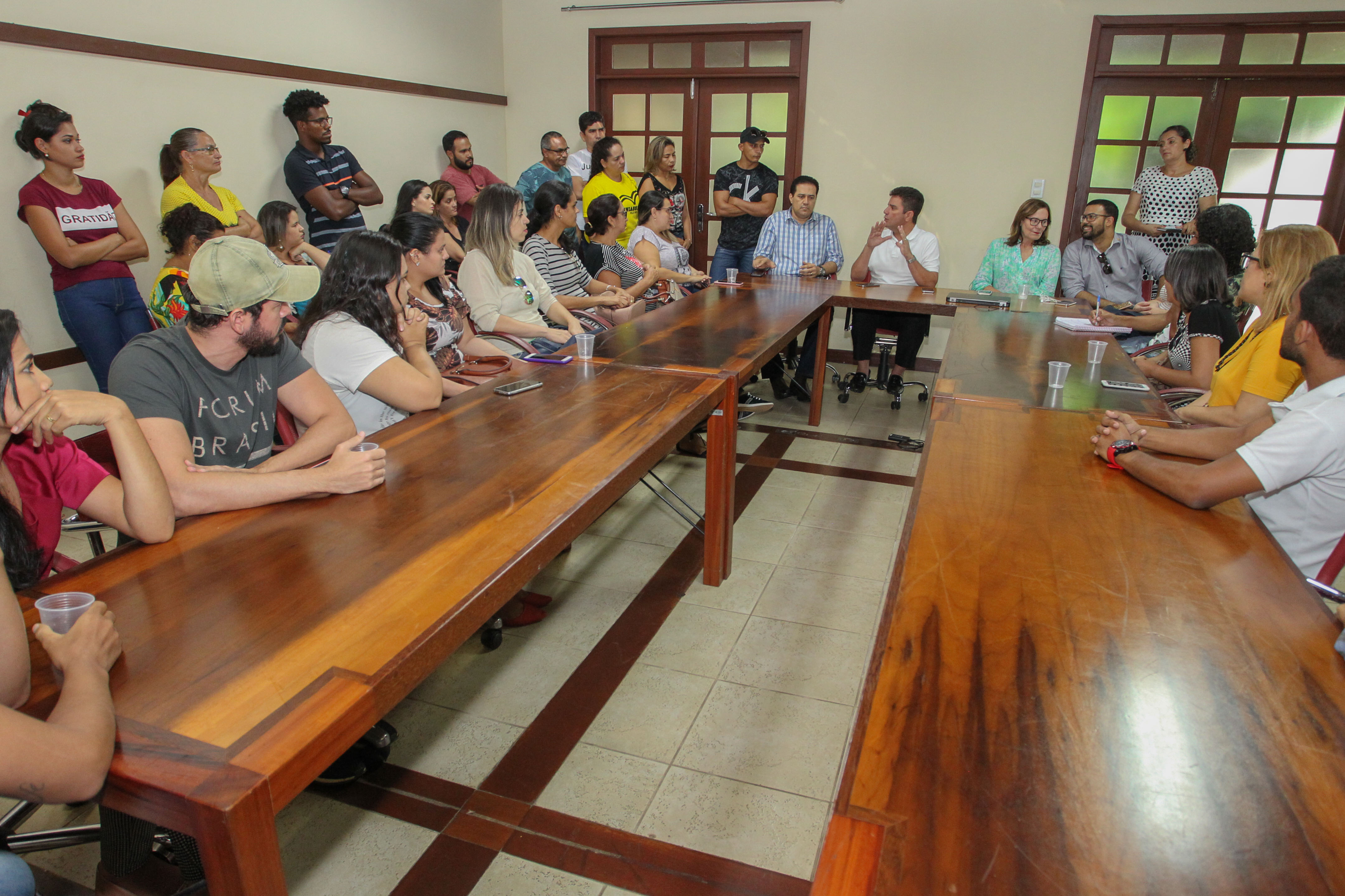 Governador busca solução para pagamento de bolsistas do antigo Instituto Dom Moacyr