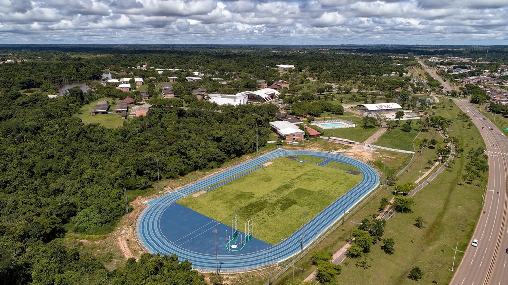 Primeira pista de atletismo de alto rendimento é inaugurada na Ufac