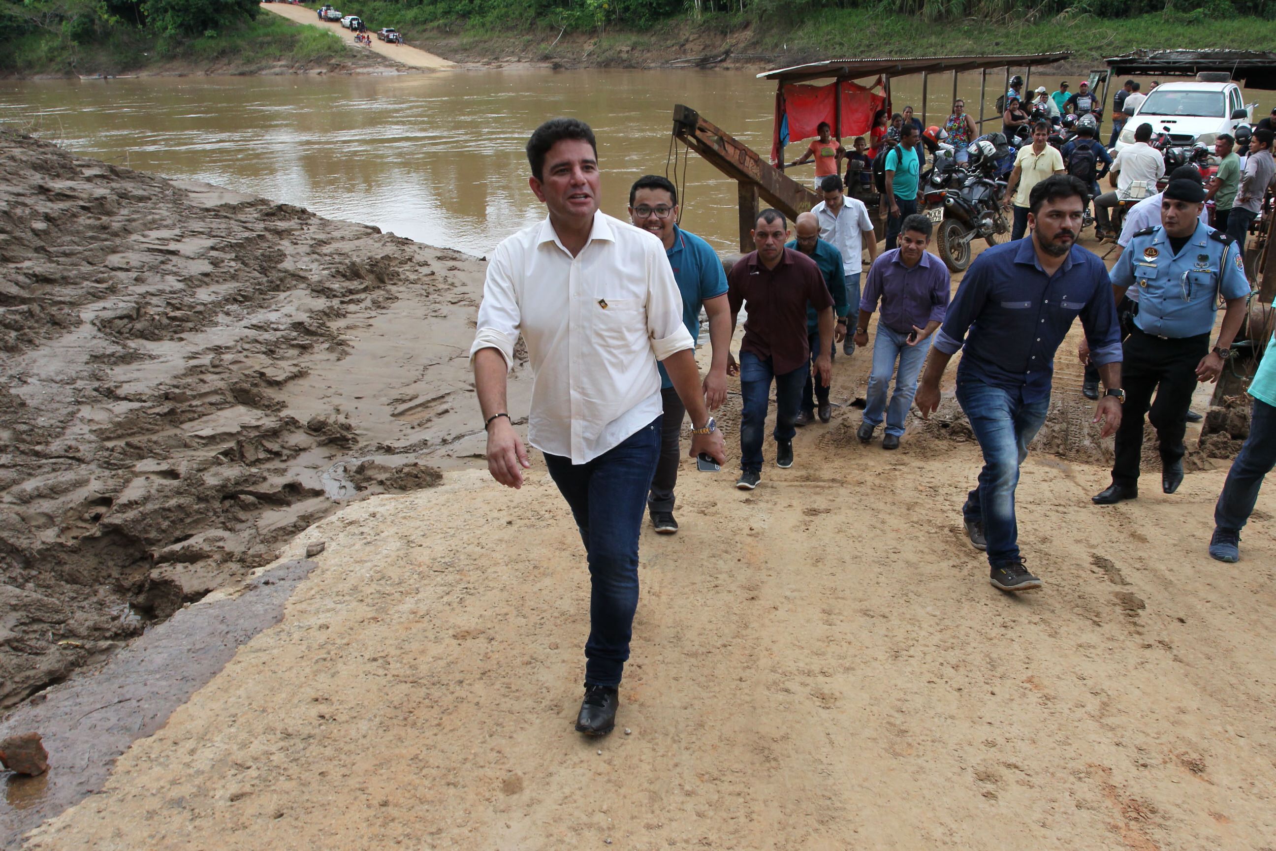 Governo garante construção de ponte sobre o Rio Acre, em Xapuri