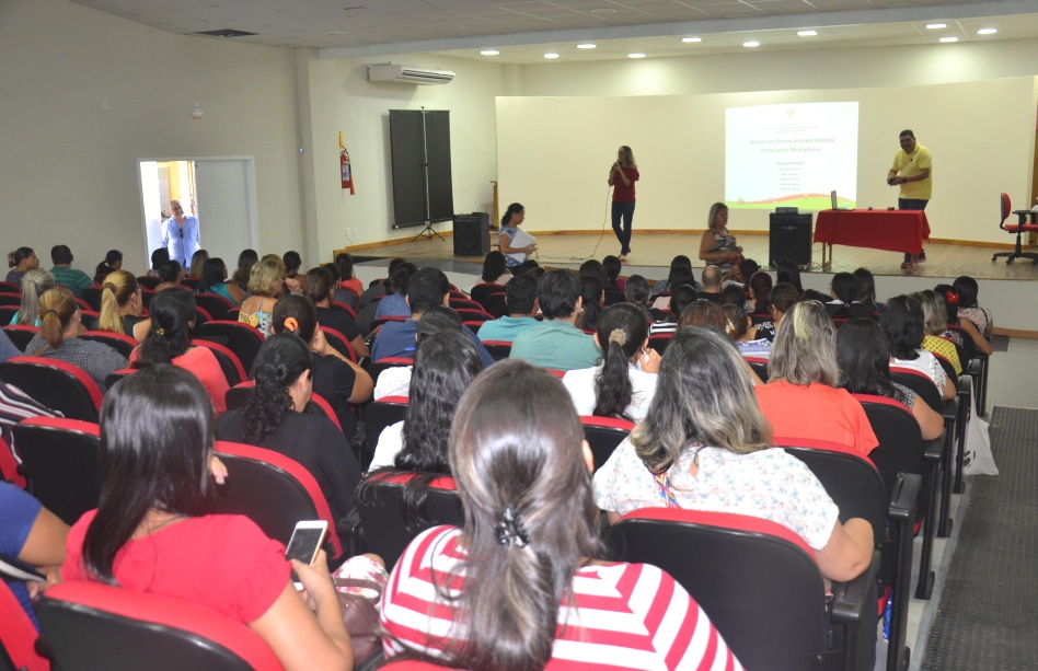 Ensino Especial realiza formação de mediadores