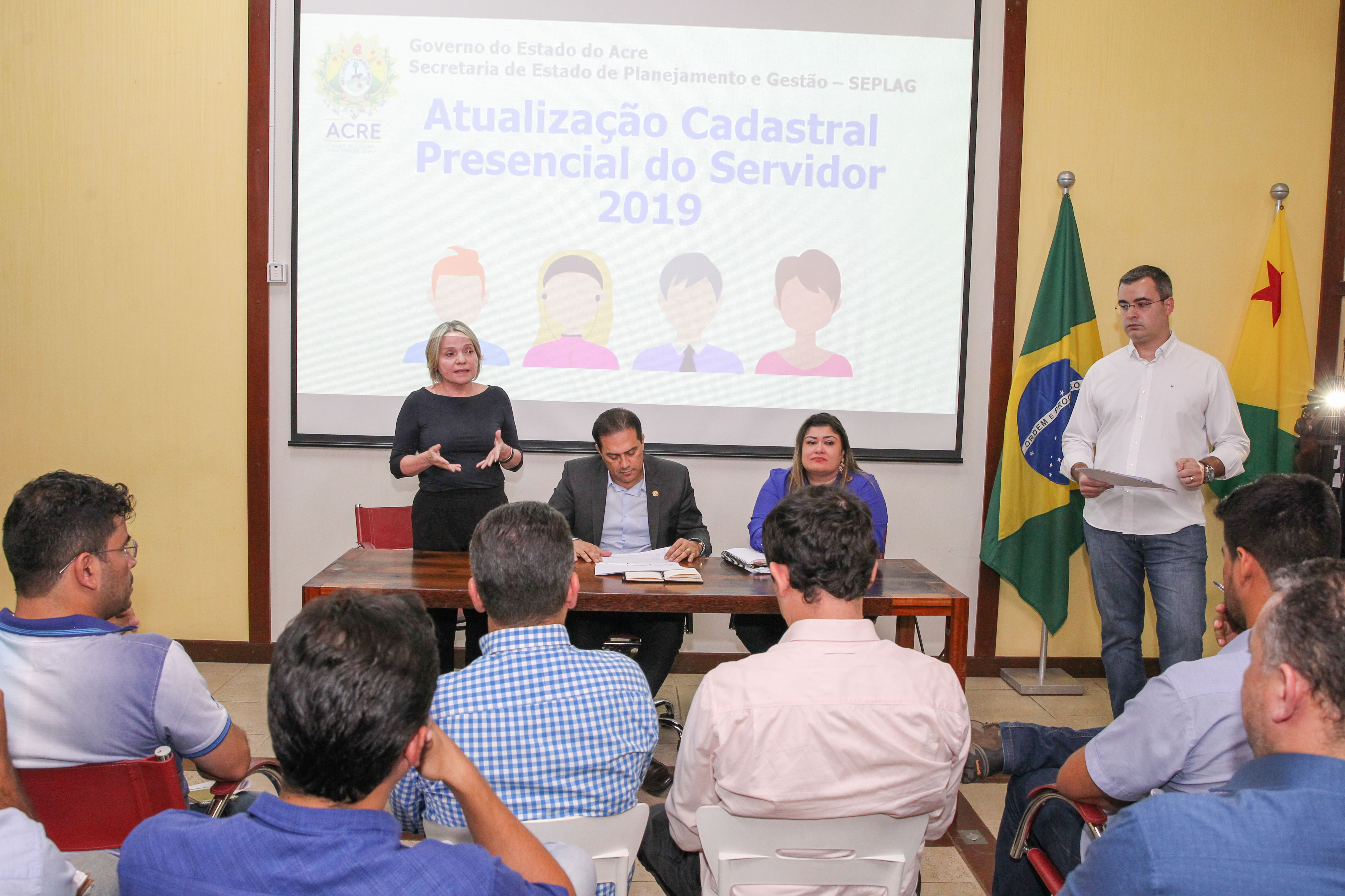 Servidores do Estado devem fazer atualização de cadastro presencial a partir de agosto