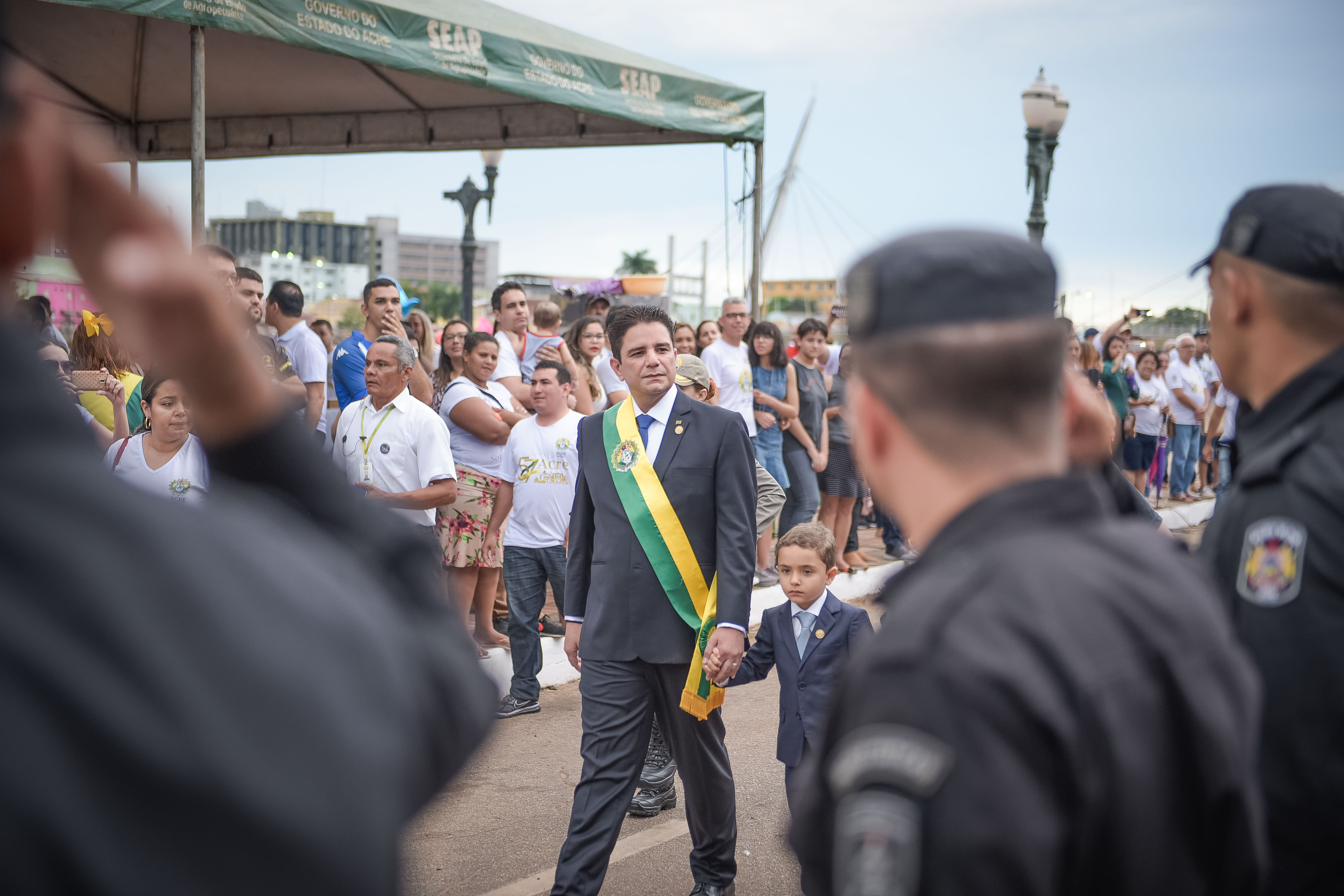 “Enquanto outros estados se medem pelo território, o Acre se agiganta pelo sentimento!”, diz Gladson Cameli