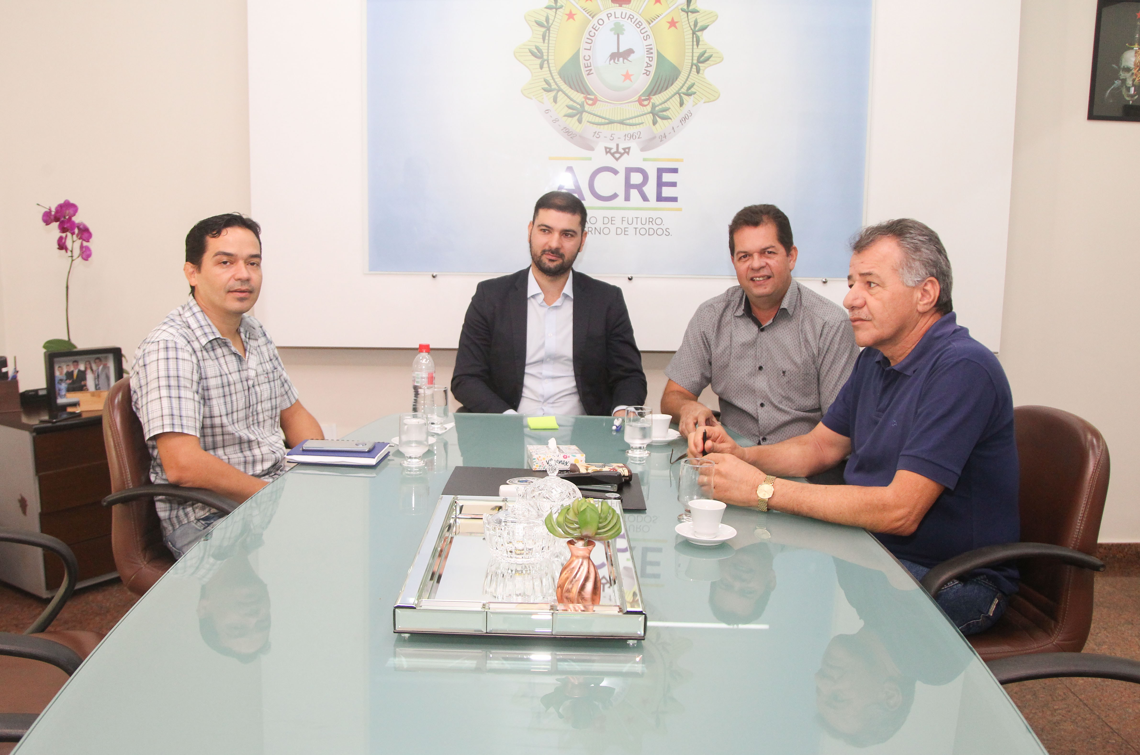 Governador em exercício, Nicolau Junior discute desenvolvimento no Vale do Envira