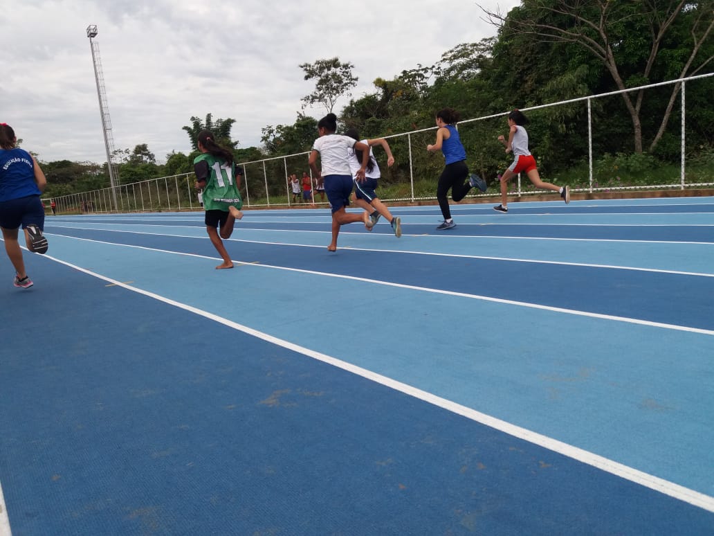 Atletismo da fase municipal dos Jogos Escolares teve início nesta sexta-feira