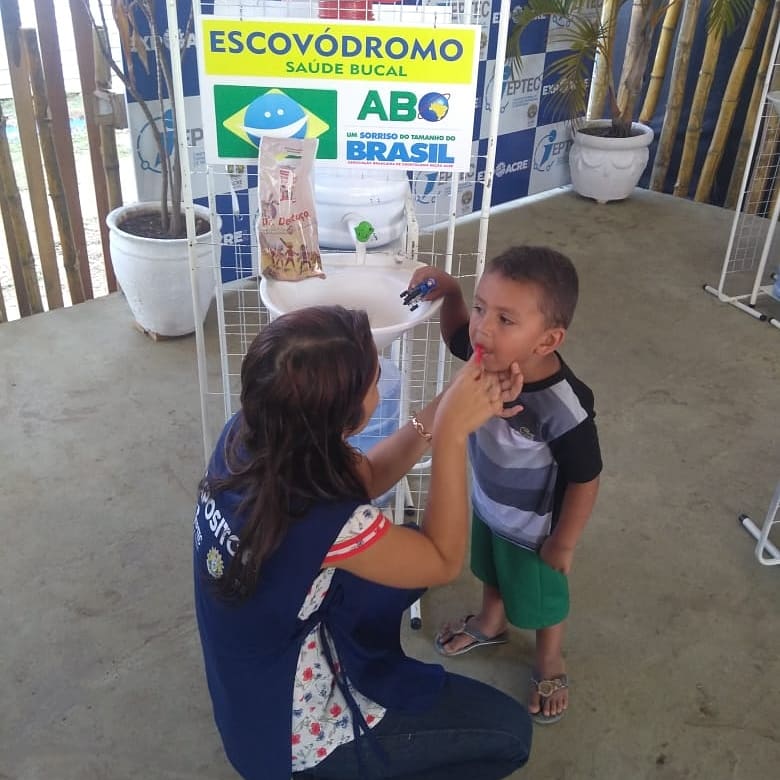 Público prestigia oficina sobre saúde bucal na Expoacre