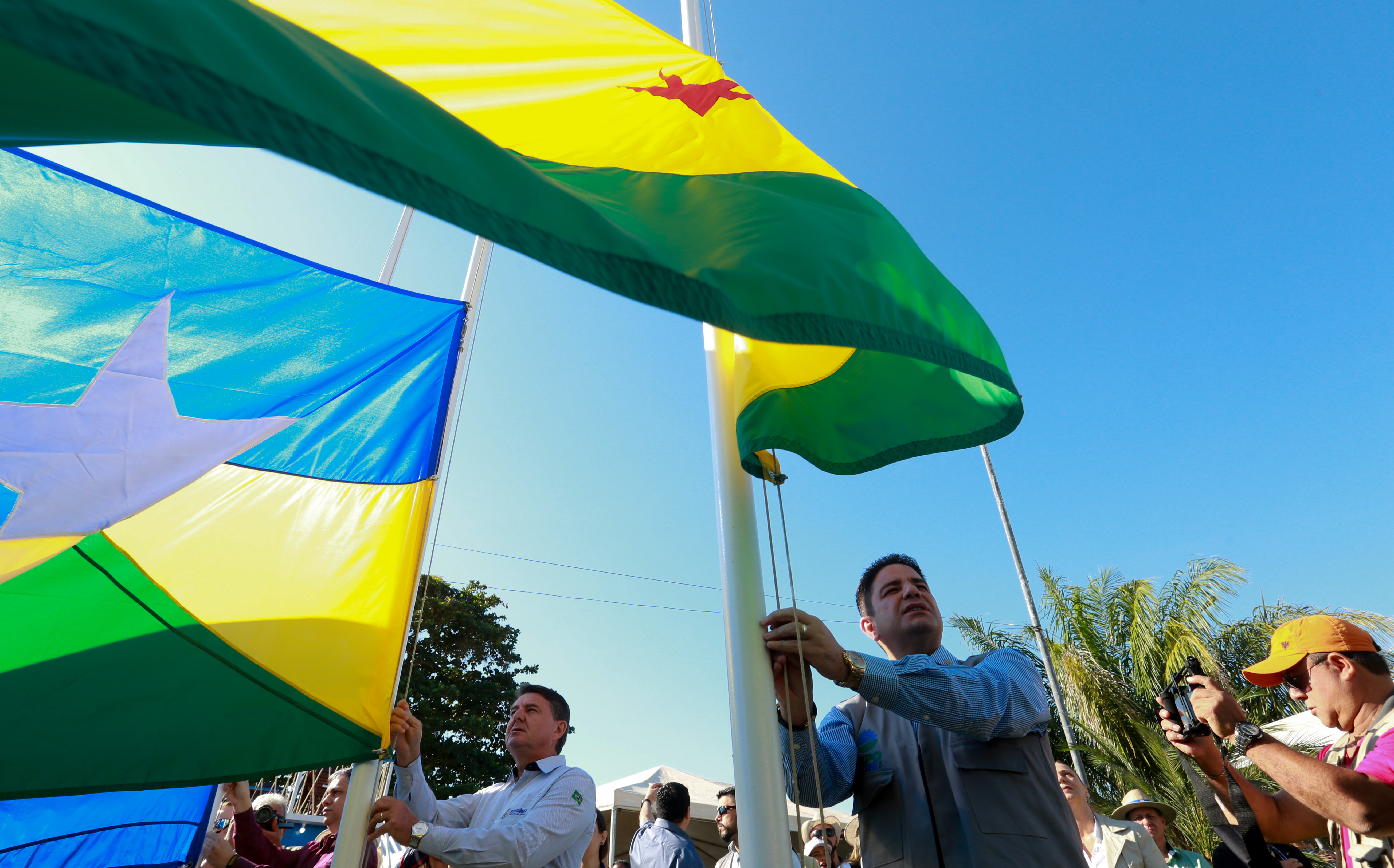 “A Expoacre representa o calor humano de brasileiros, peruanos e bolivianos”, diz Gladson Cameli