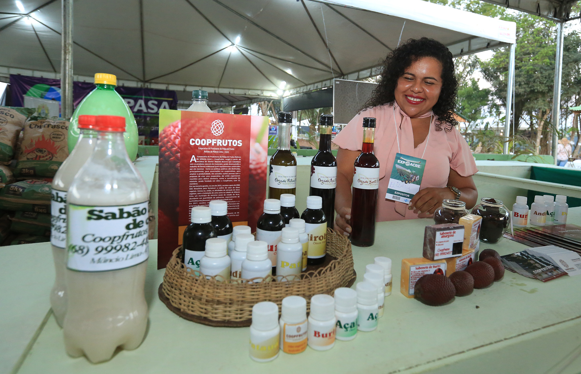 Cooperativas expõem produtos florestais não madeireiros na Expoacre