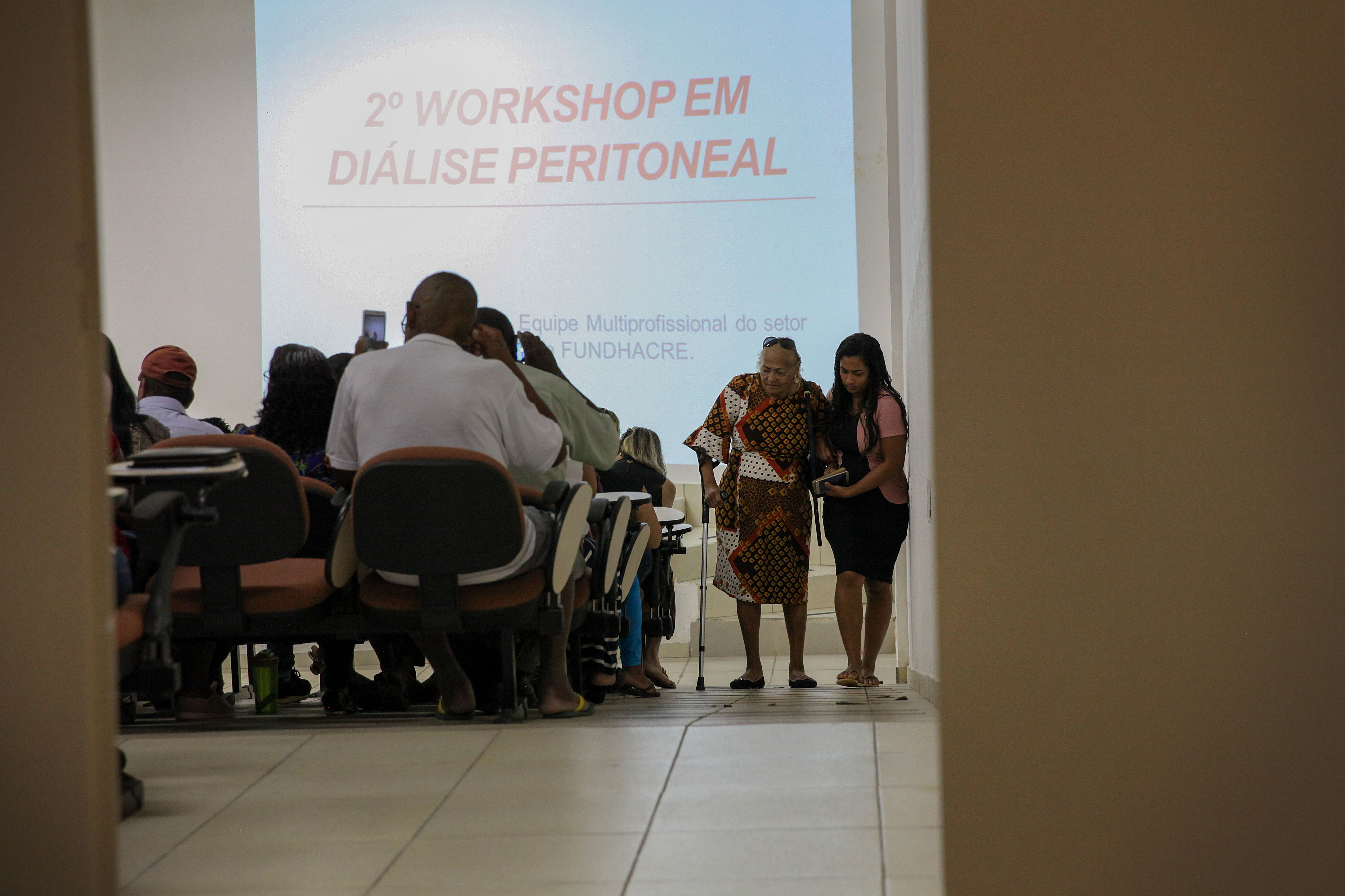 Profissionais de nefrologia oferecem workshop para pacientes e familiares