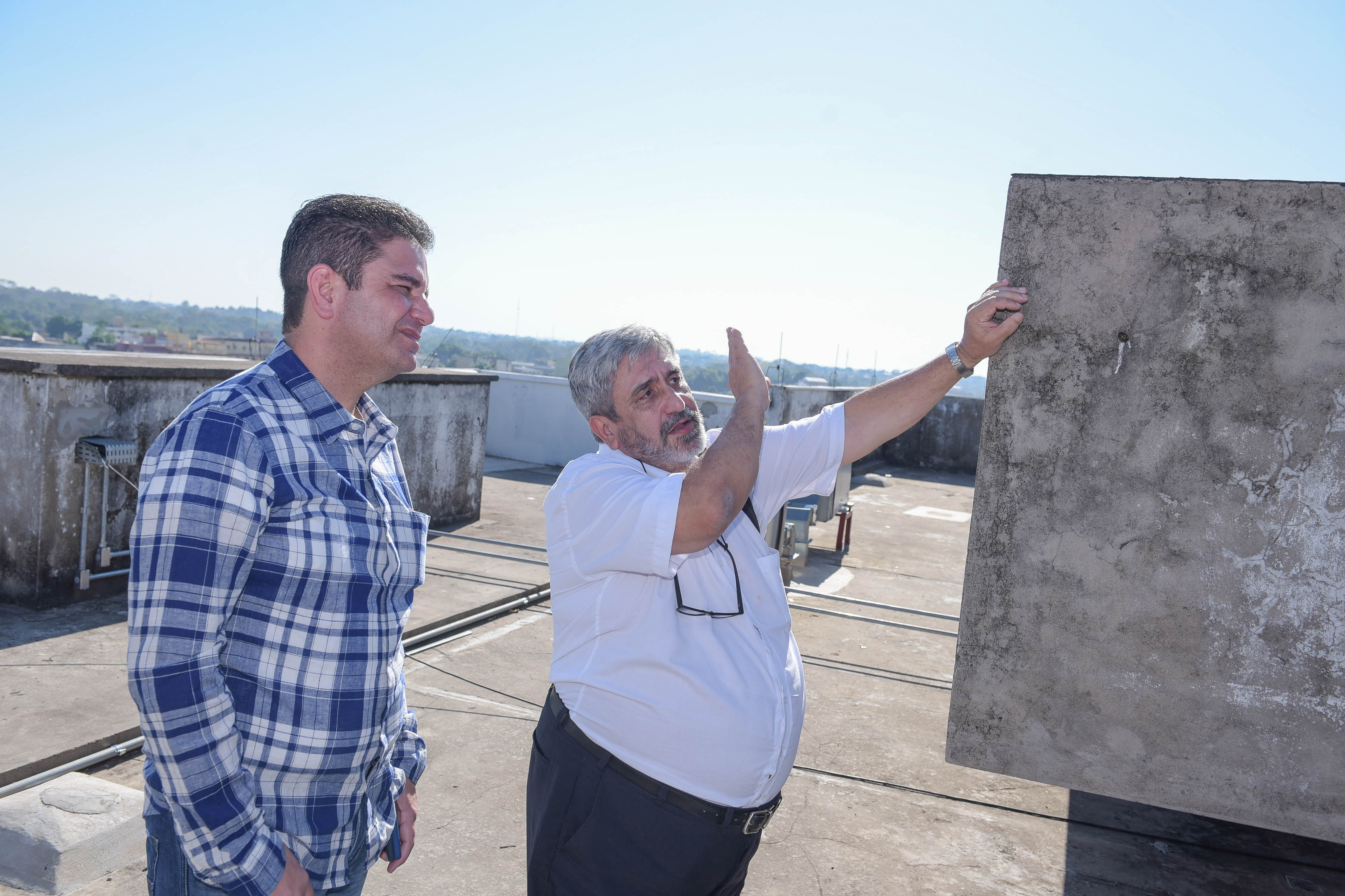 Gladson Cameli visita obras de ampliação do Pronto Socorro e garante entrega ainda este ano