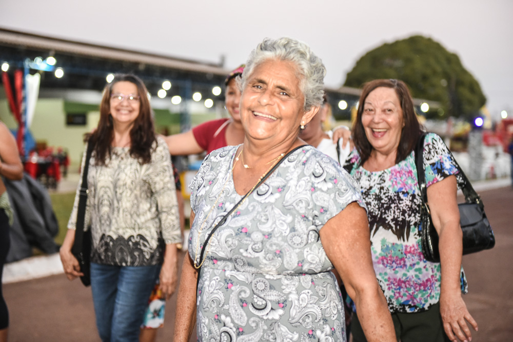 Grupo de idosos do Centro Dia visita o parque de exposições