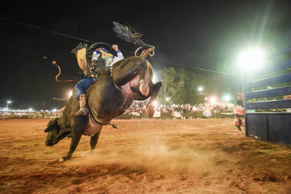 Campeão do rodeio da Expoacre elogia alto nível de competição e já disputa título em Rondônia