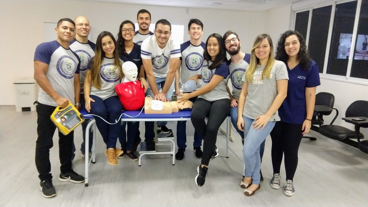 Minicurso com técnicas de reanimação cardiorrespiratória é realizado no Pronto-Socorro