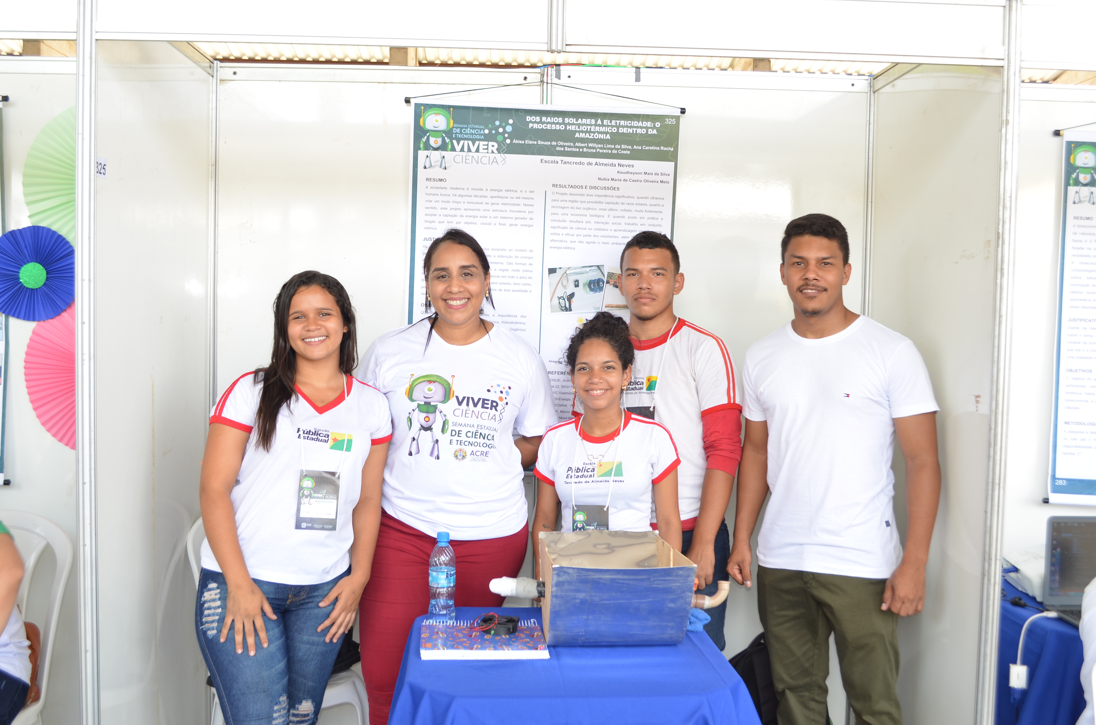 Alunos da Tancredo Neves apresentam trabalhos no Viver Ciência