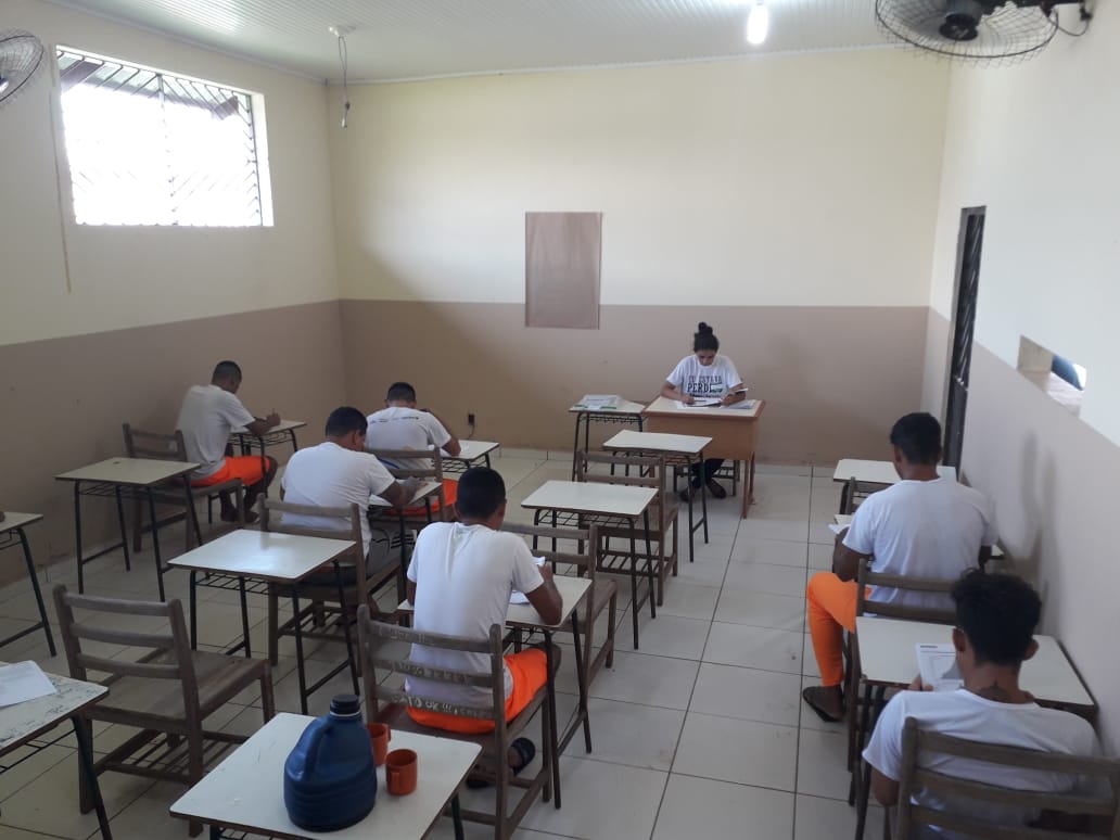 Mais de 400 detentos realizam provas do Encceja no Acre