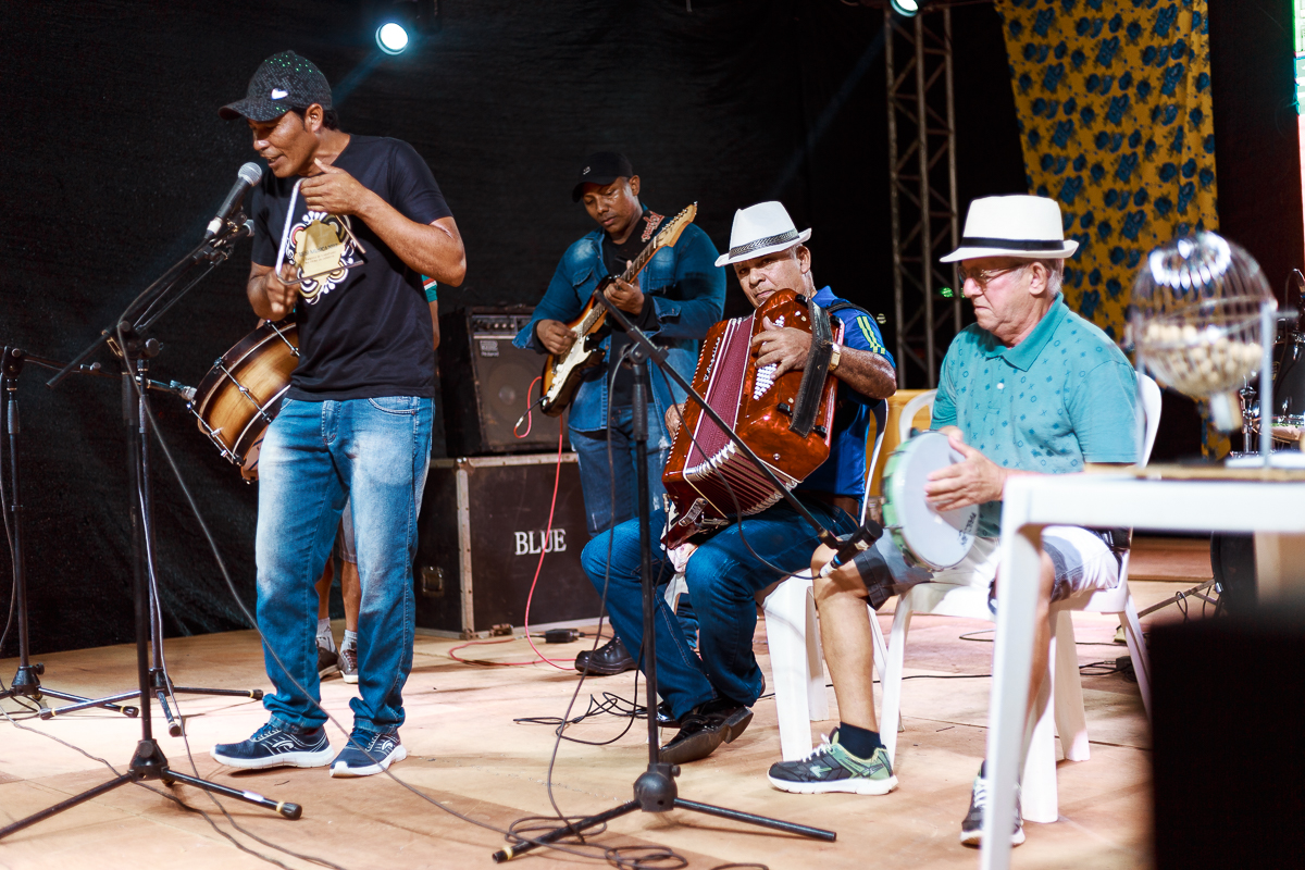 Projeto Forró da Melhor Idade reúne centenas de idosos na baixada da Sobral