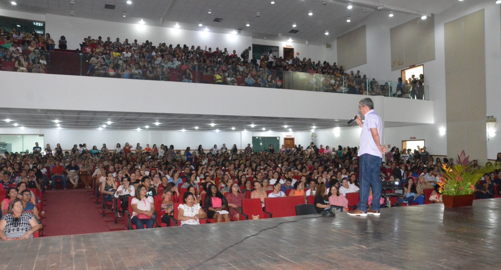 Ciclo de palestras reúne profissionais da educação especial