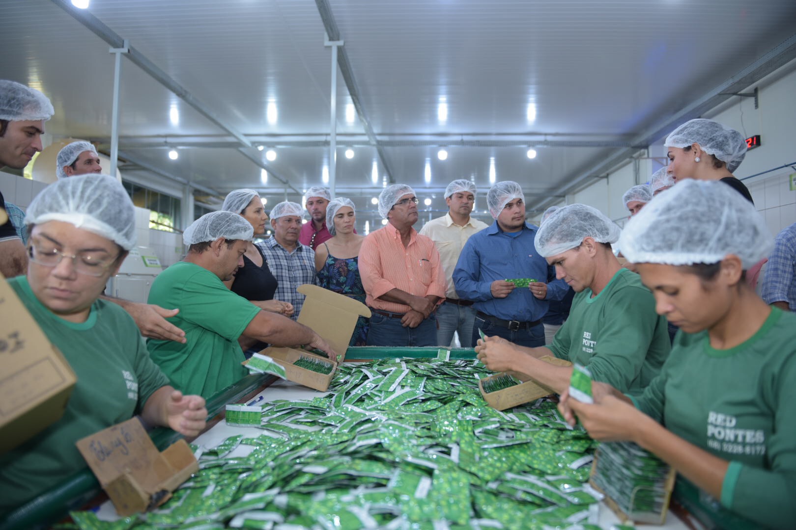 Sepa e Emater acompanham Funtac em visita à fábrica de preservativos de Xapuri