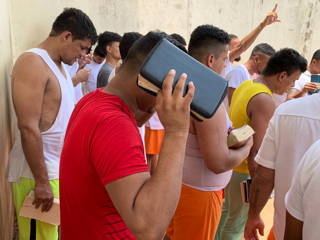 Igrejas resgatam mais de 400 presidiários com envolvimento em organizações criminosas