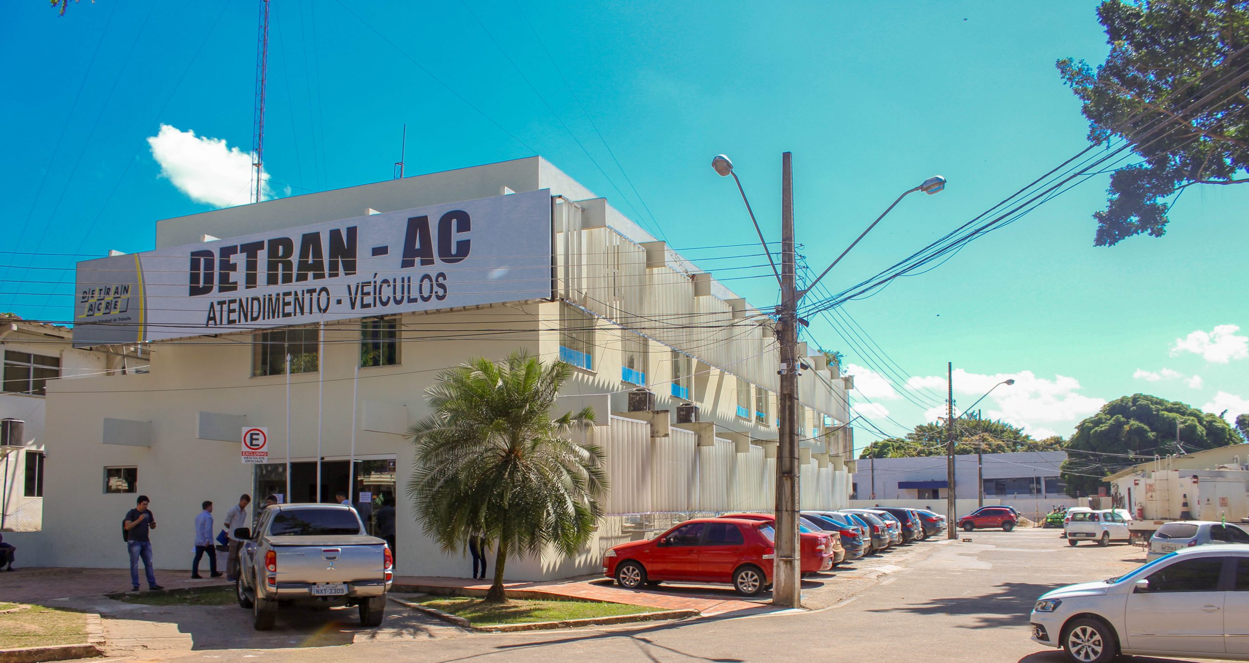 Detran suspenderá serviços para ajustes no sistema nesta sexta-feira