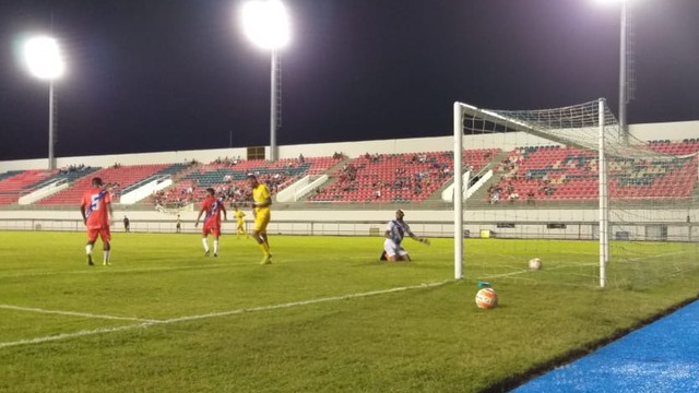 Galvez vence e garante classificação para as semifinais do primeiro turno