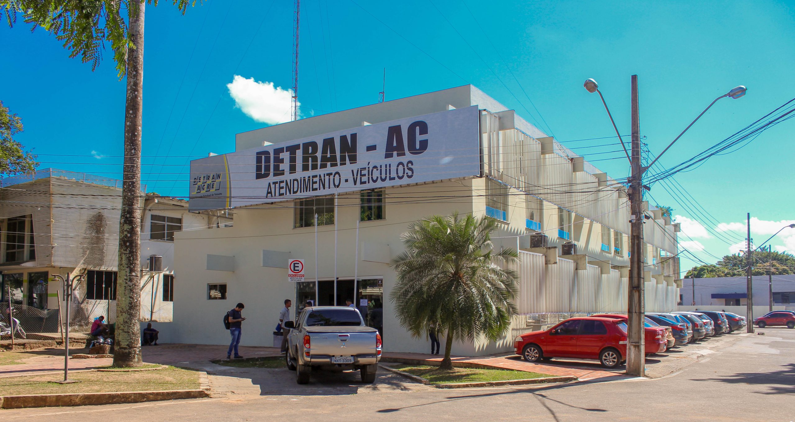 Detran vai oferecer atendimento presencial para serviços de segunda via de CRV e transferência de propriedade