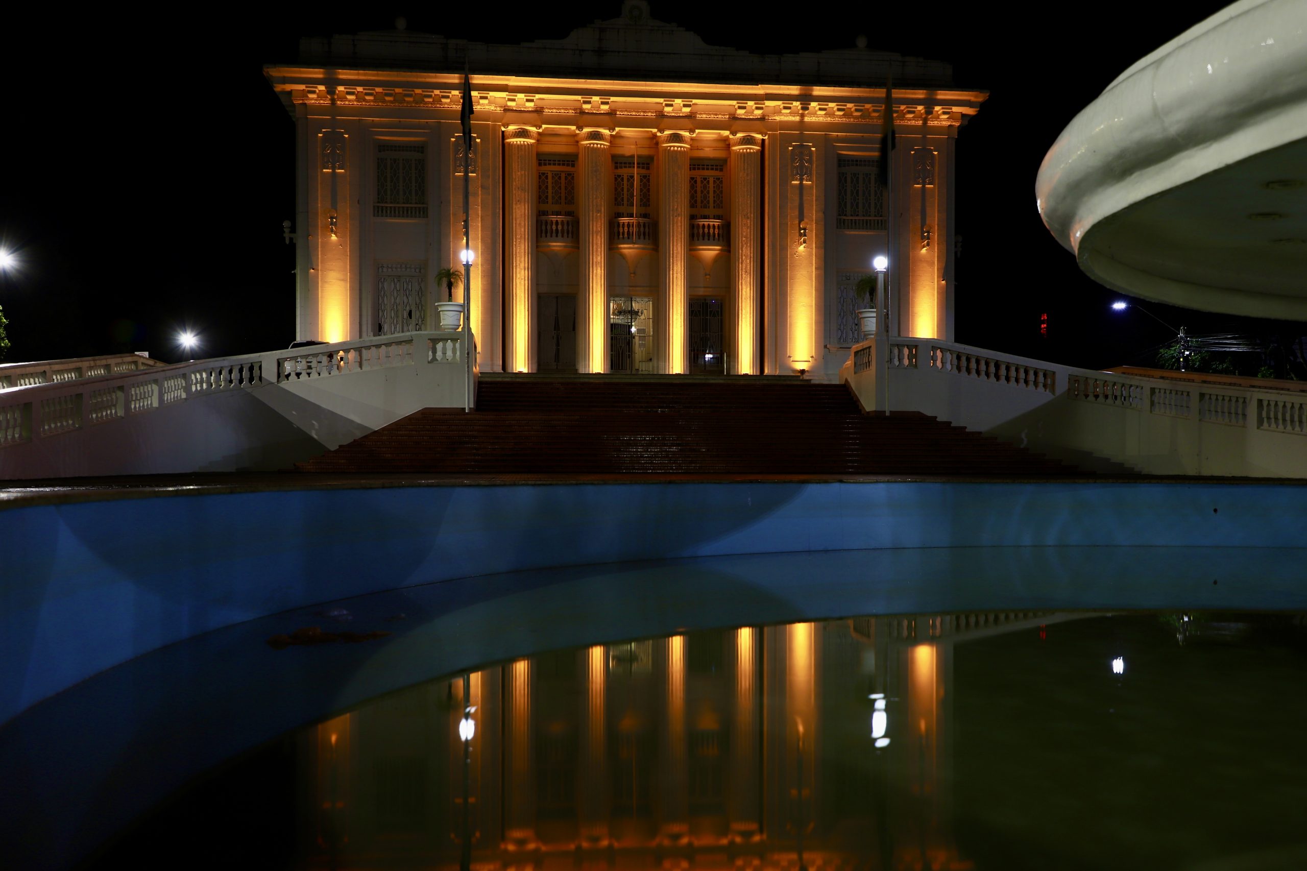 Em alusão ao Maio Laranja, Palácio Rio Branco recebe nova iluminação