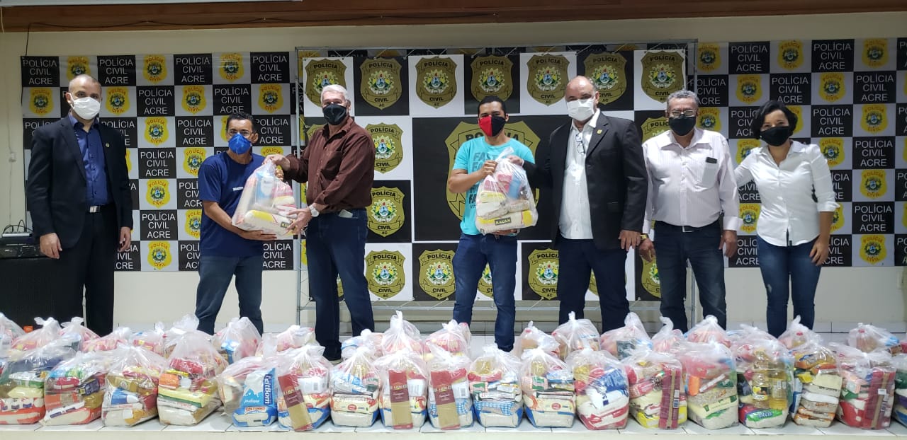 Polícia Civil entrega quase duas toneladas de alimentos doados durante Live Solidária