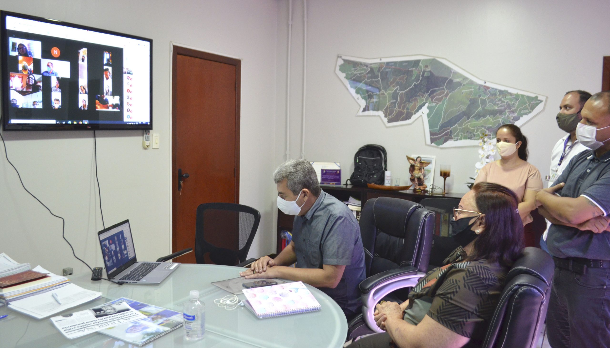 Conferência virtual reúne coordenadores de núcleos regionais da Educação