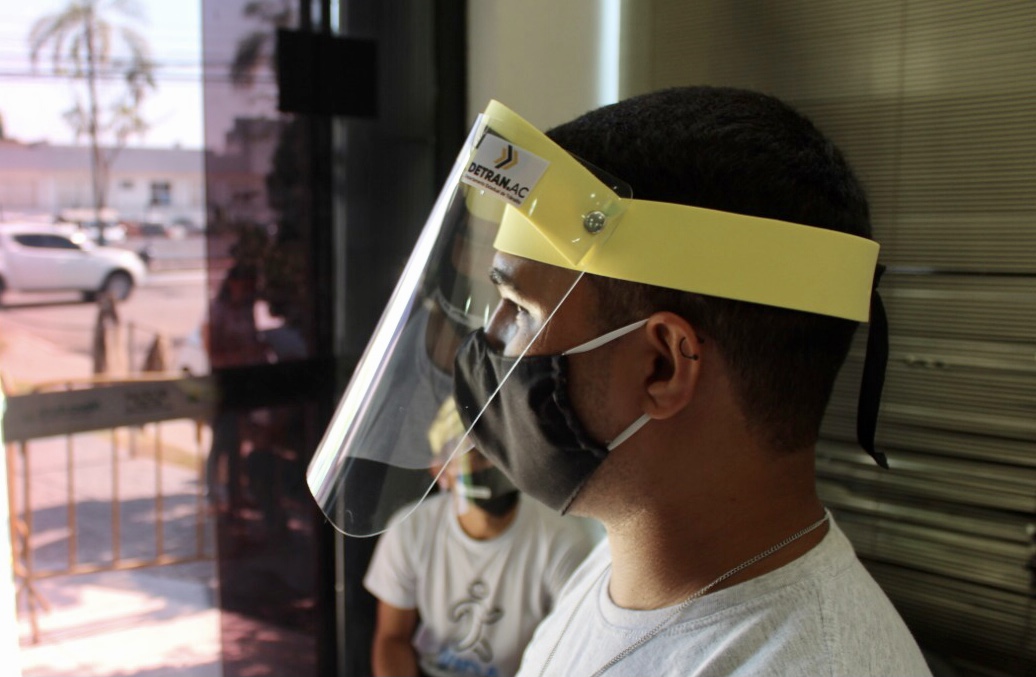 Servidores do Detran recebem equipamentos de proteção contra a Covid-19