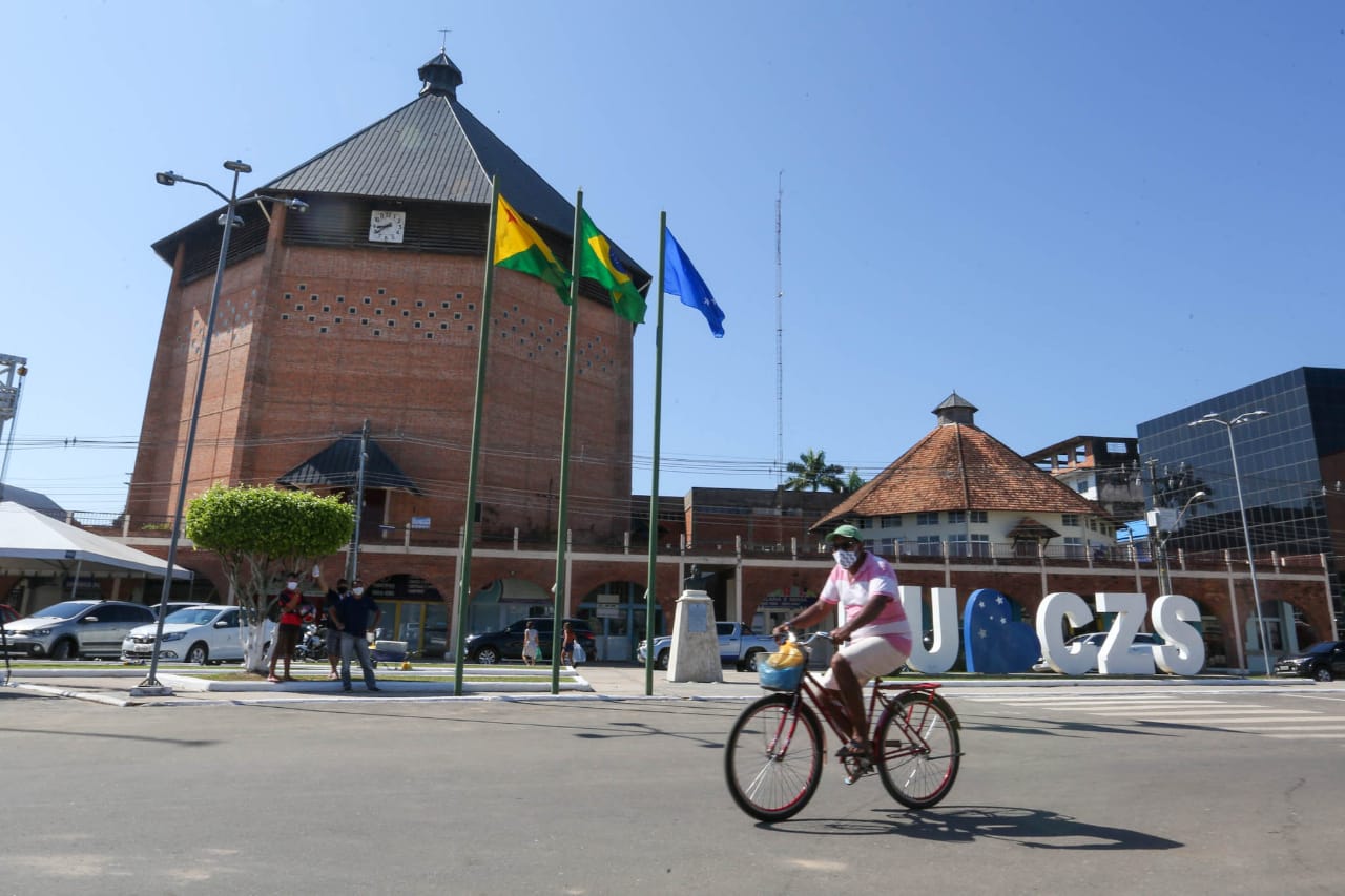 Governo revalida decreto e autoriza funcionamento parcial de templos religiosos