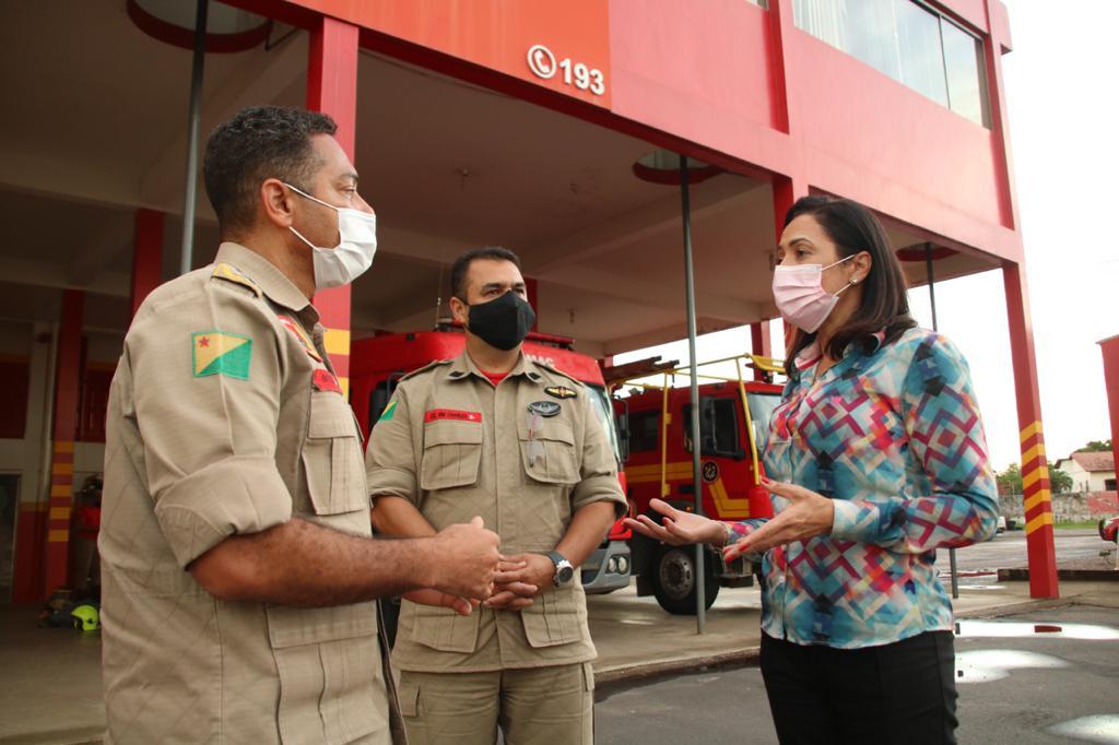 Corpo de Bombeiros recebe senadora e expõe serviços prestados à população