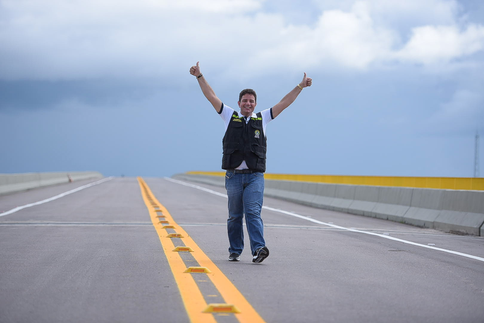 “O sonho da integração já é realidade”, diz Gladson Cameli ao atravessar ponte sobre o Rio Madeira