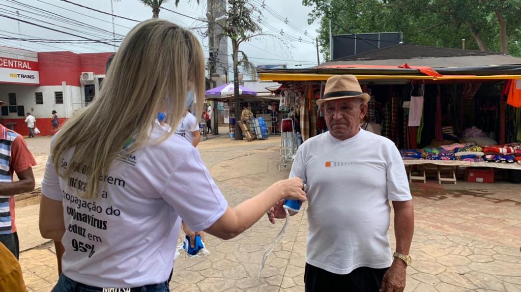 Governo distribui máscaras de proteção no centro de Rio Branco