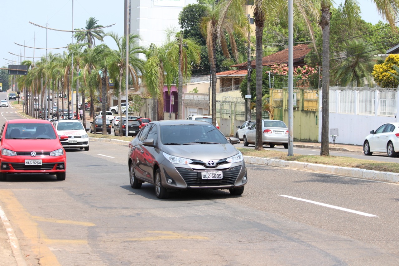 Veículos com final de placas 3 e 4 devem ser licenciados até 30 de abril