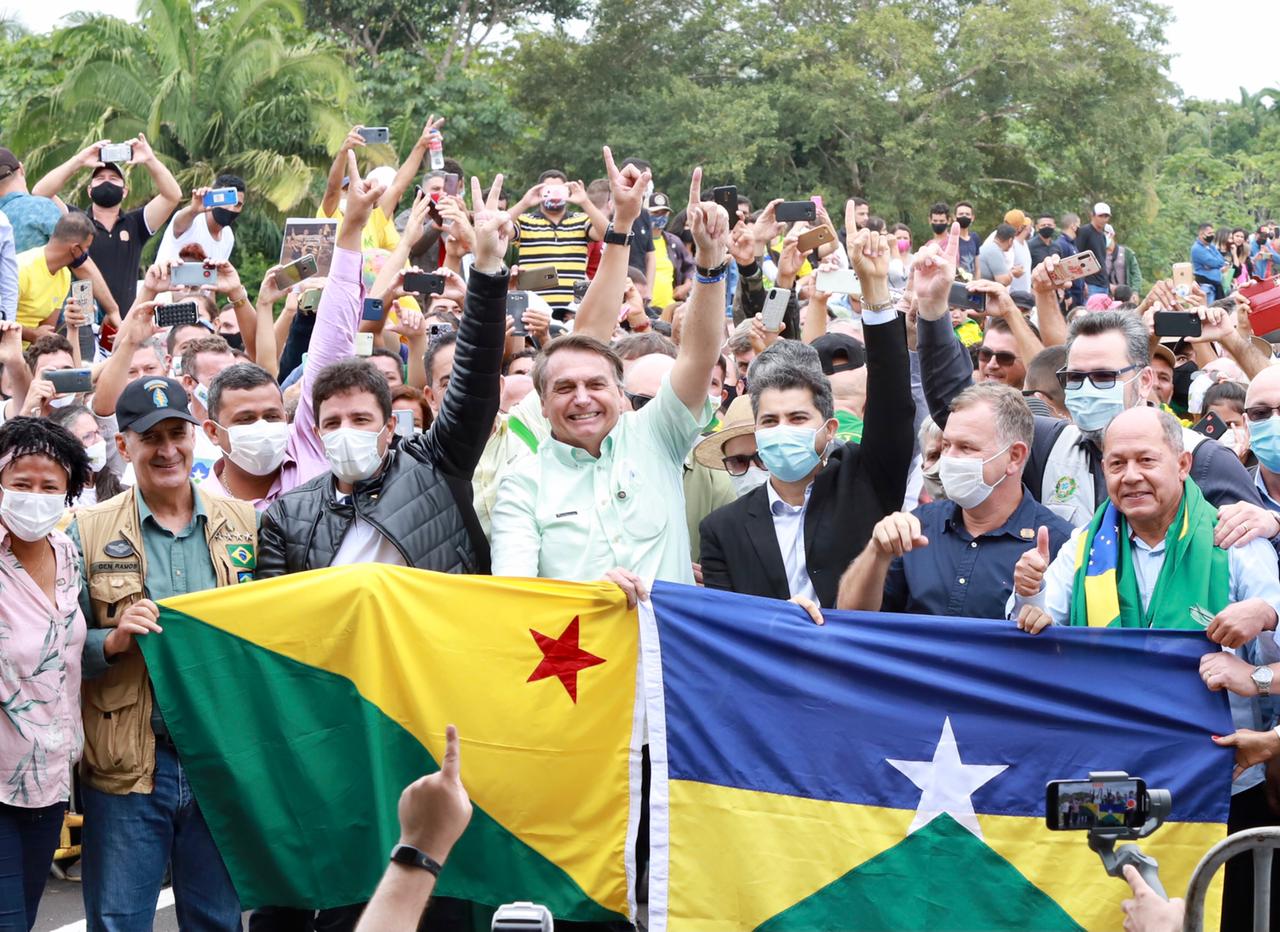 Ao inaugurar a Ponte do Abunã ao lado de Gladson, Bolsonaro garante: “Tudo que dependia de transporte no Acre vai diminuir no mínimo 5%”