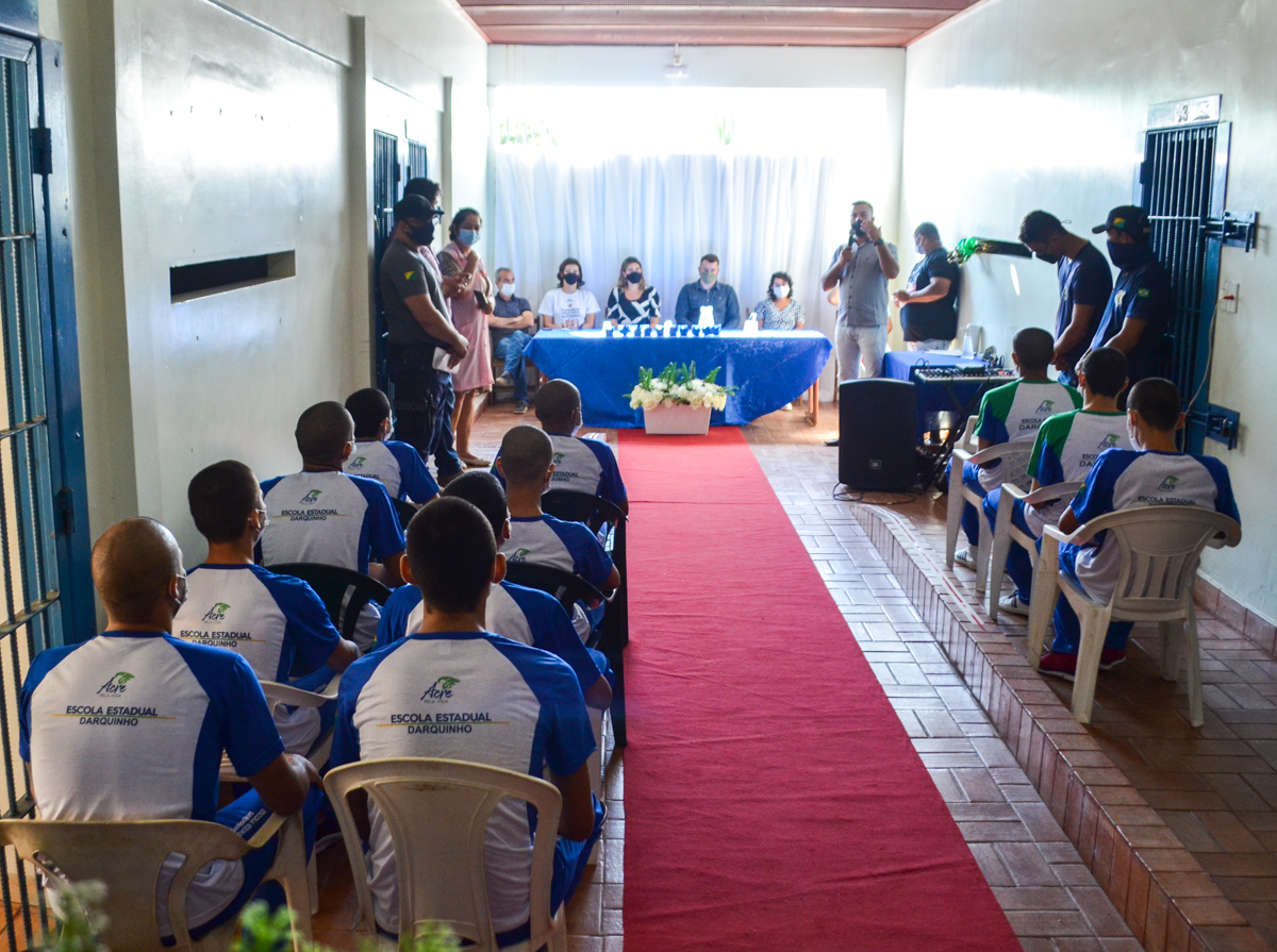 Educação e Sistema Socioeducativo realizam formatura de adolescentes em Rio Branco