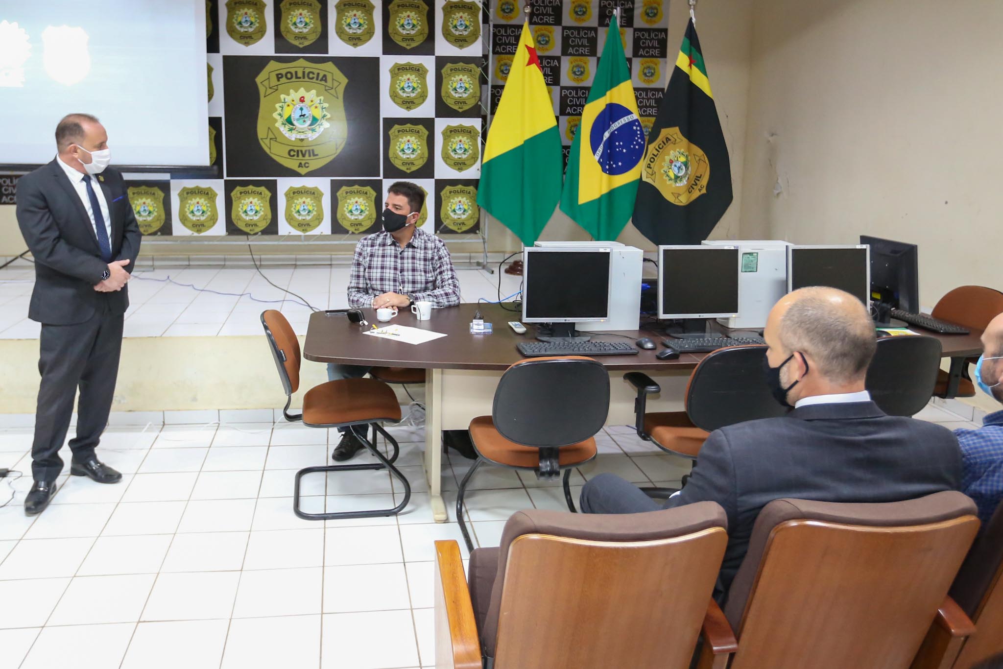 Polícia Civil apresenta ao governador resultado das ações do Grupo de Enfrentamento aos Crimes de Ordem Tributária