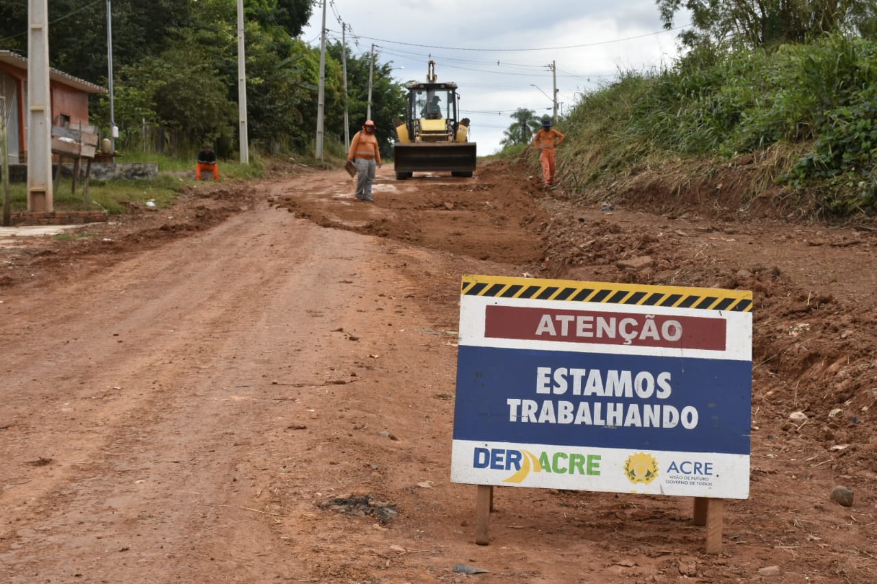 Governo realiza obras em via da Vila Custódio Freire, em Rio Branco