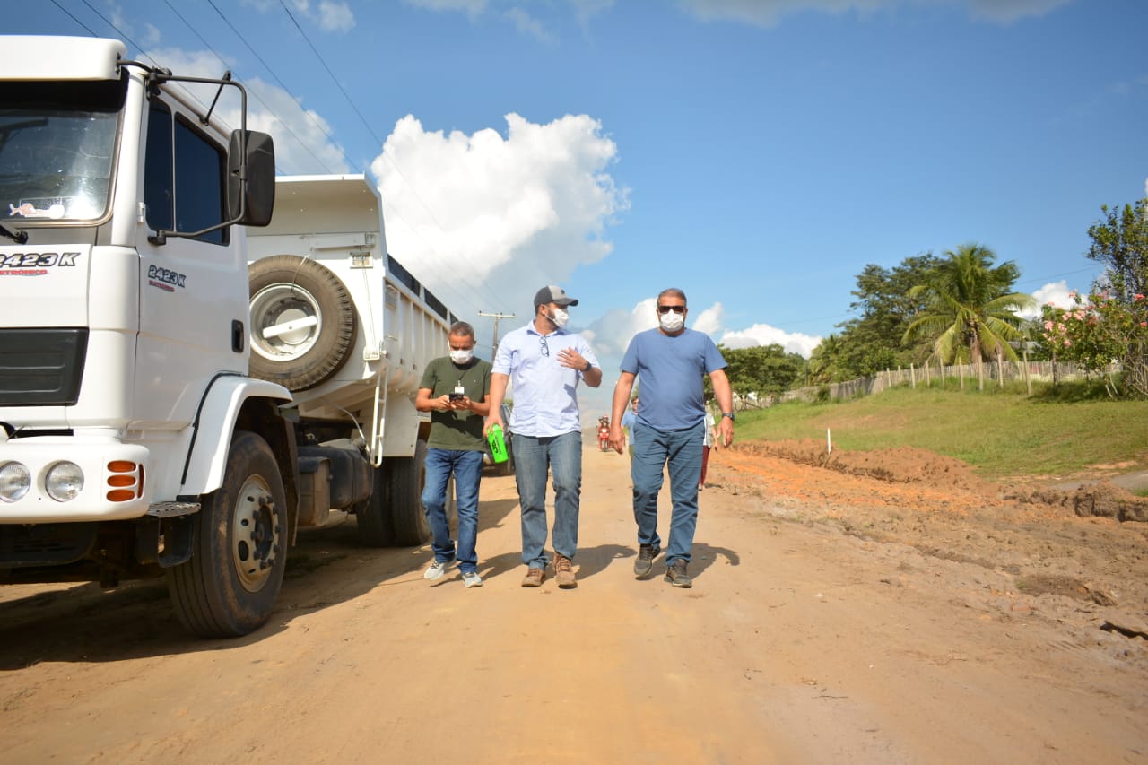 Parceria entre governo e Prefeitura de Mâncio Lima viabiliza importantes obras no município