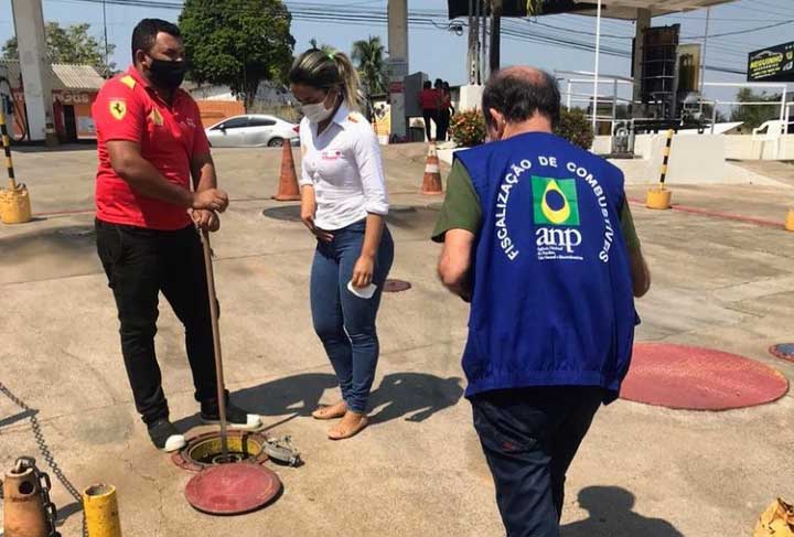 ANP e Procon interditam posto de combustível na capital