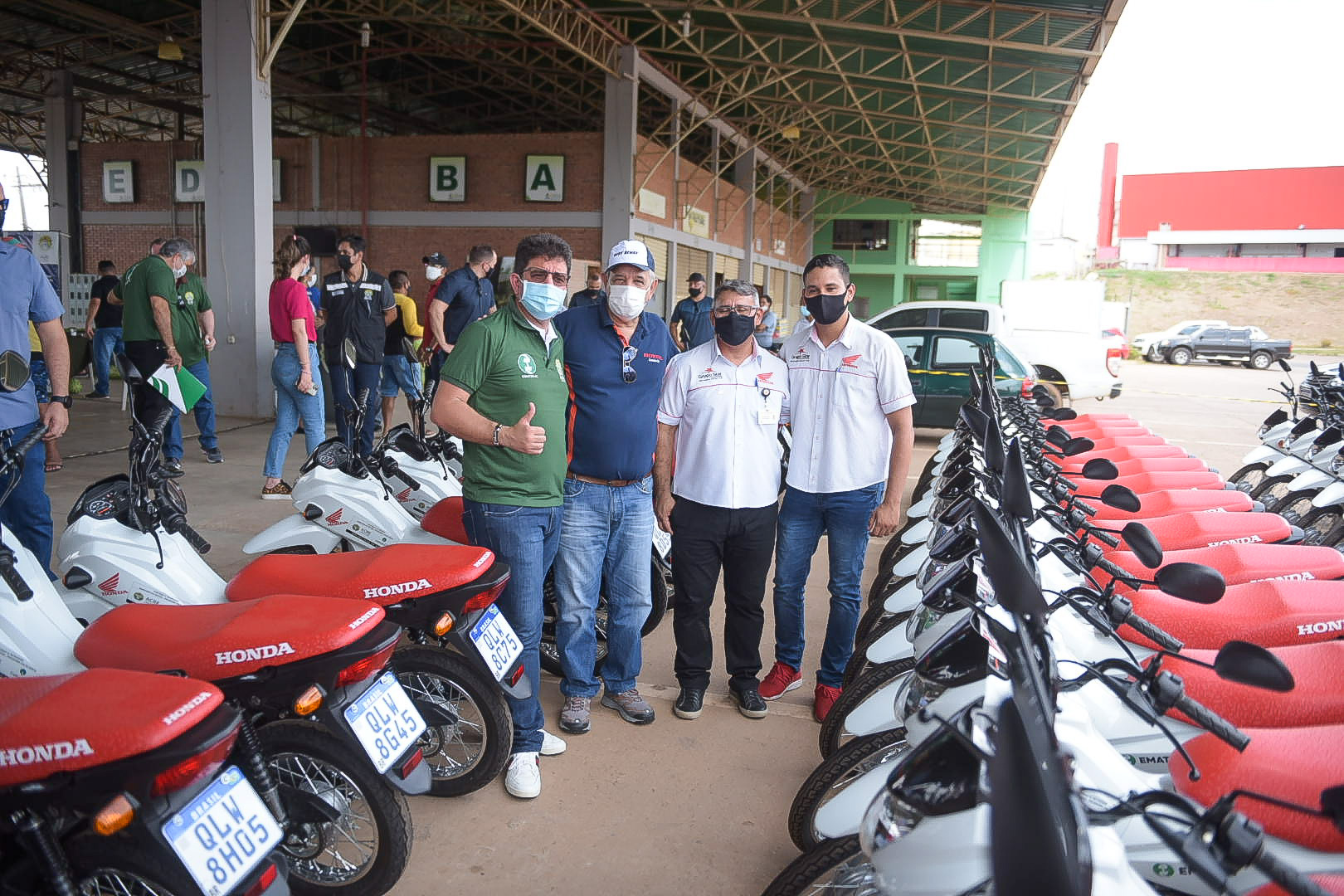 Gladson Cameli entrega 57 motocicletas para trabalho de assistência técnica rural no Acre