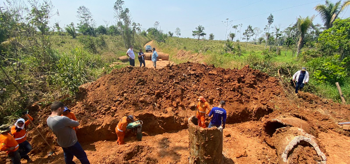 Deracre realiza intervenção no ramal Pitanga, em Rio Branco