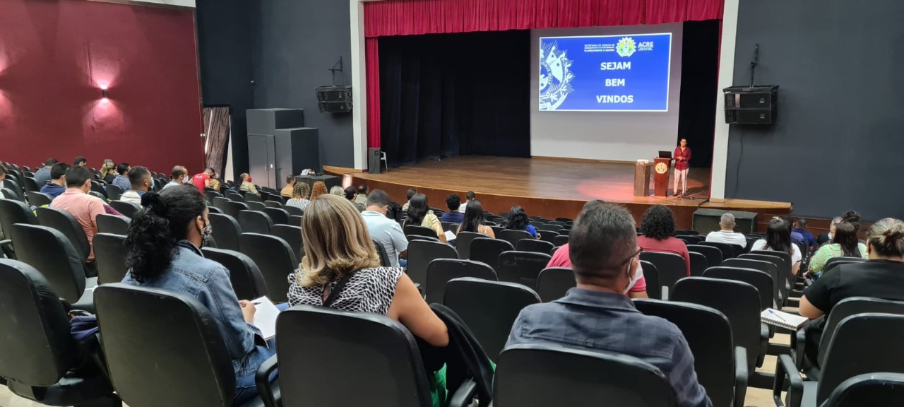 Seplag oferece curso sobre liderança para servidores do Vale do Juruá