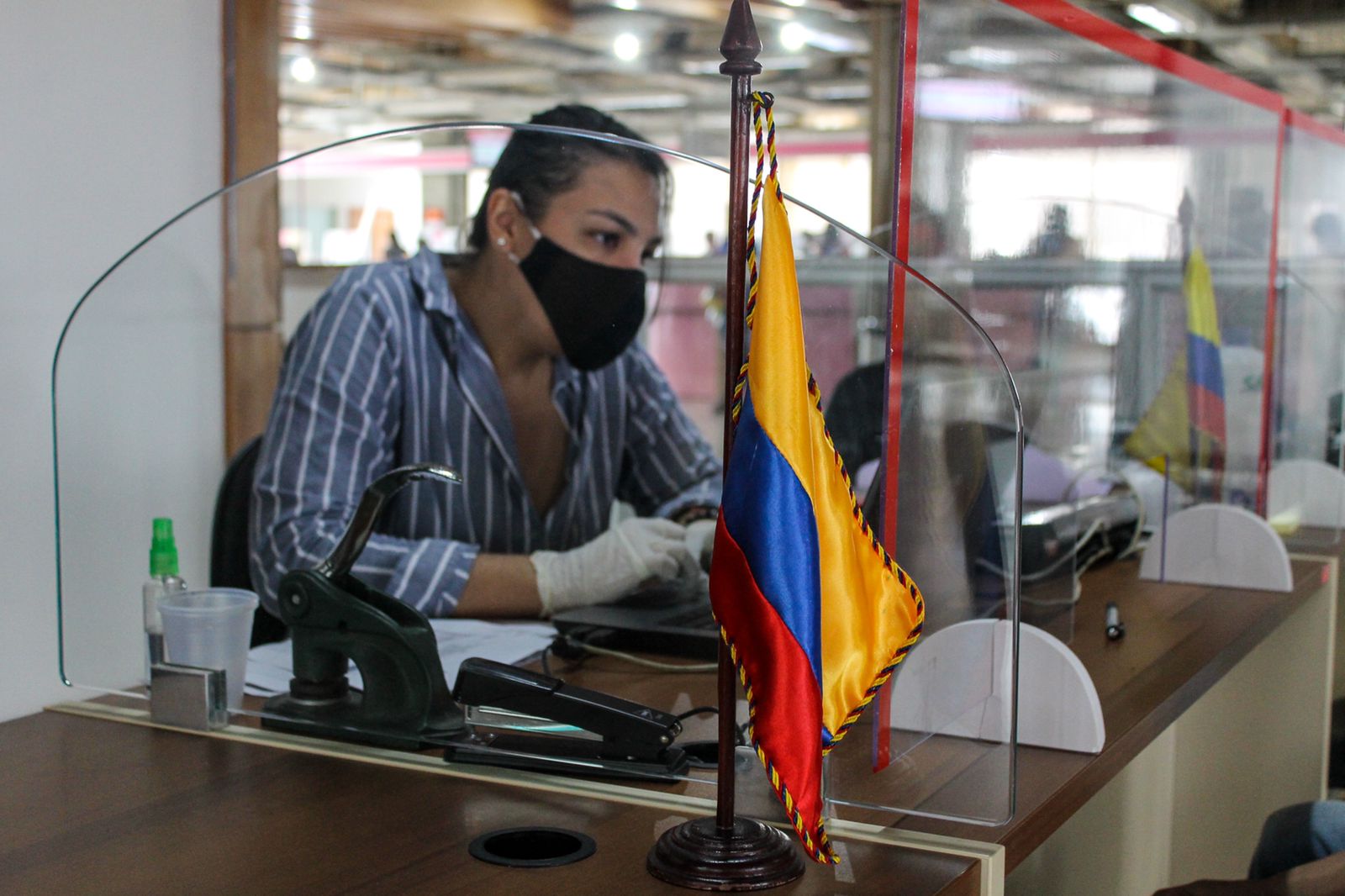 OCA Rio Branco firma parceria com Consulado da Colômbia para oferecer serviços migratórios