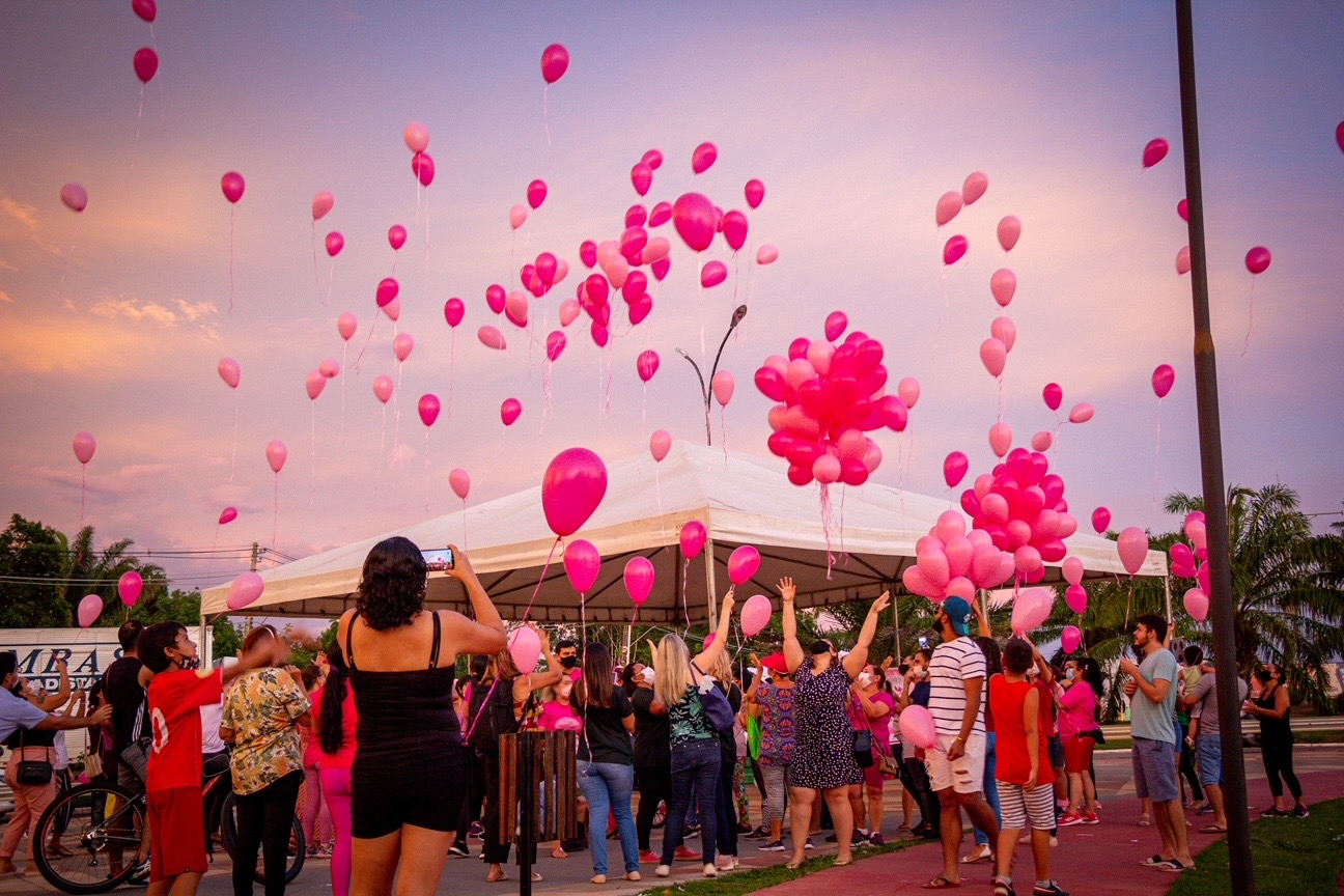 Cerimônia no Lago do Amor encerra atividades da campanha Outubro Rosa