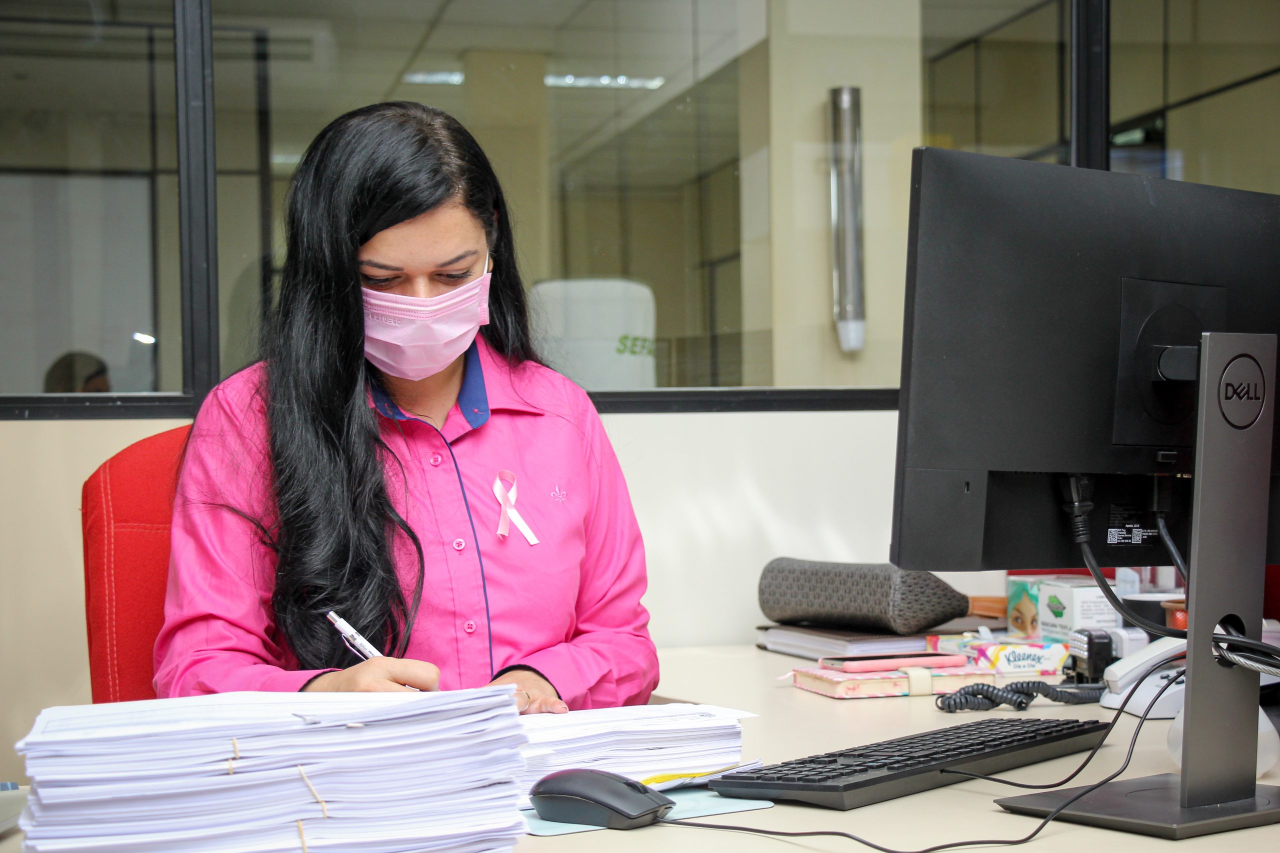 Servidores da Sefaz aderem à campanha Outubro Rosa