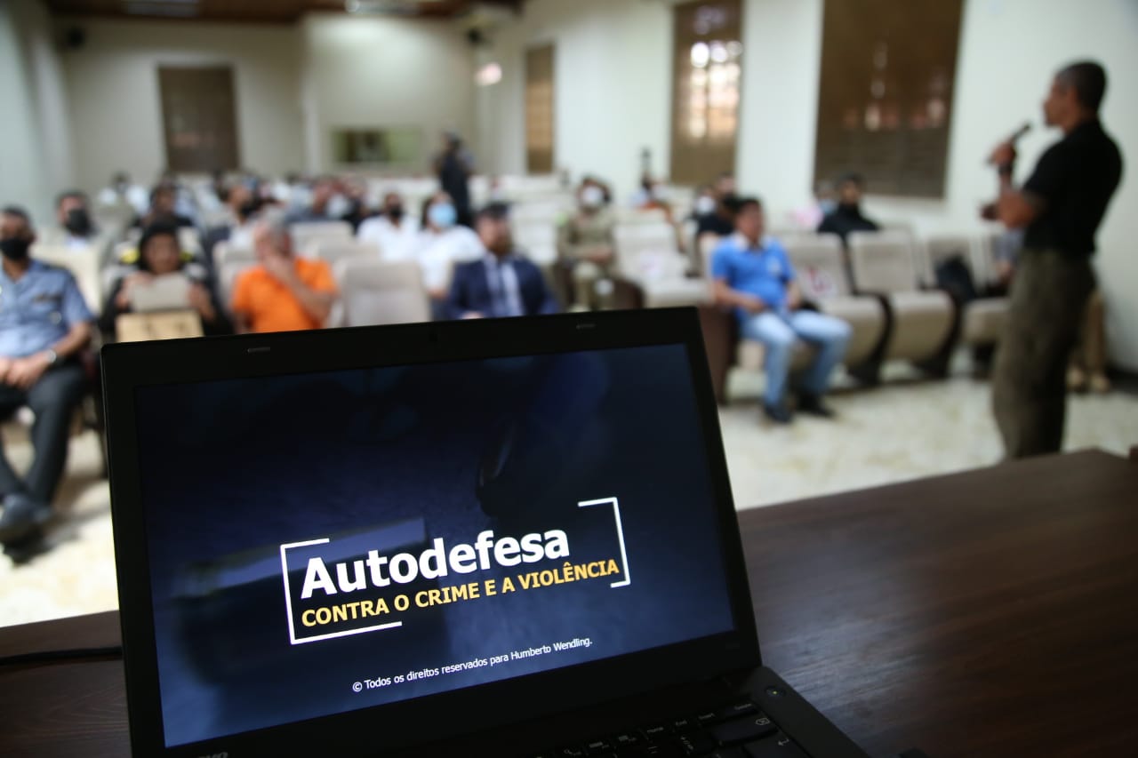 Seminário de Confronto Armado e Balística contempla operadores do Direito no Acre