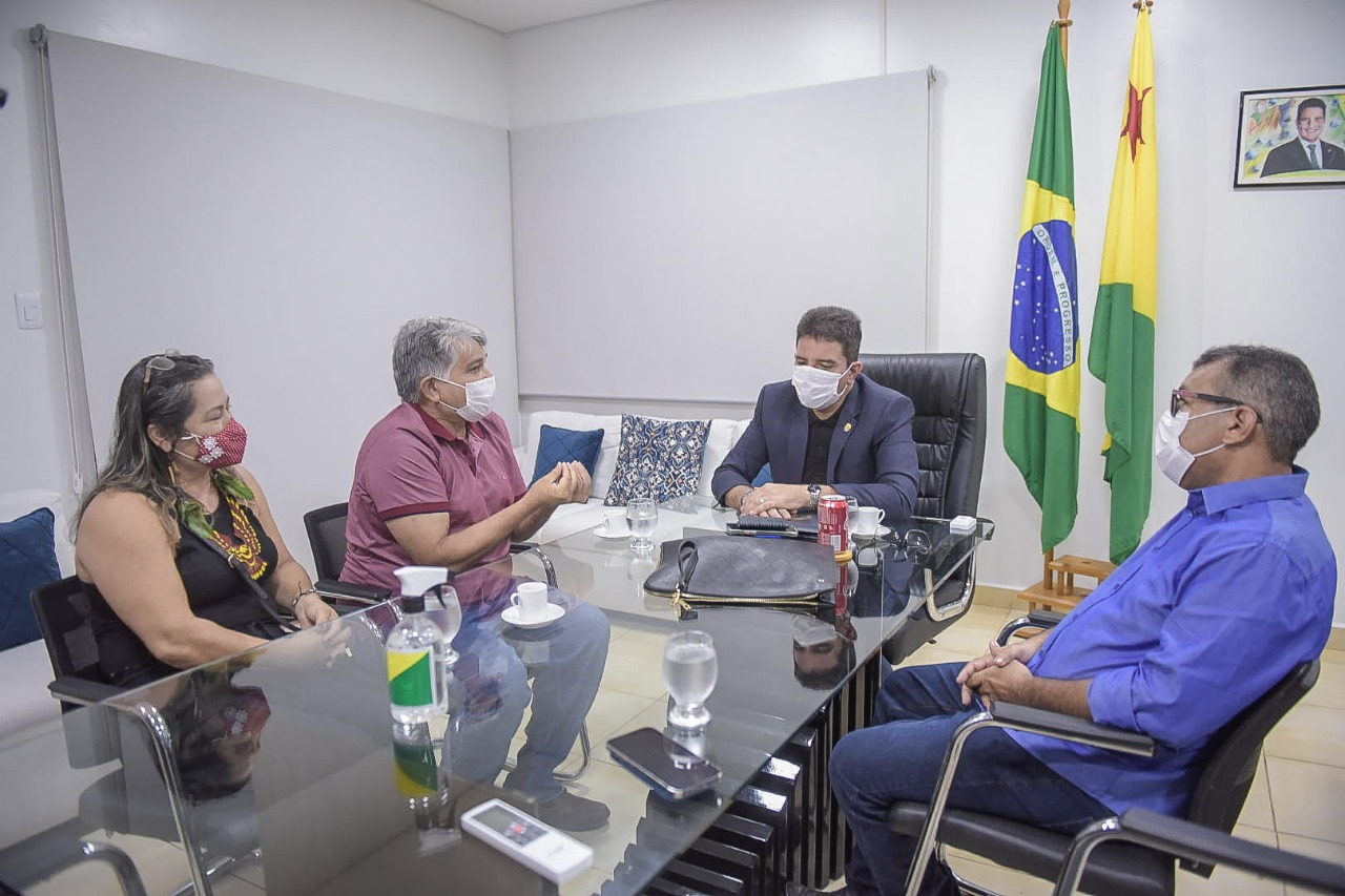 Governador alinha ações com o vice-prefeito de Cruzeiro do Sul